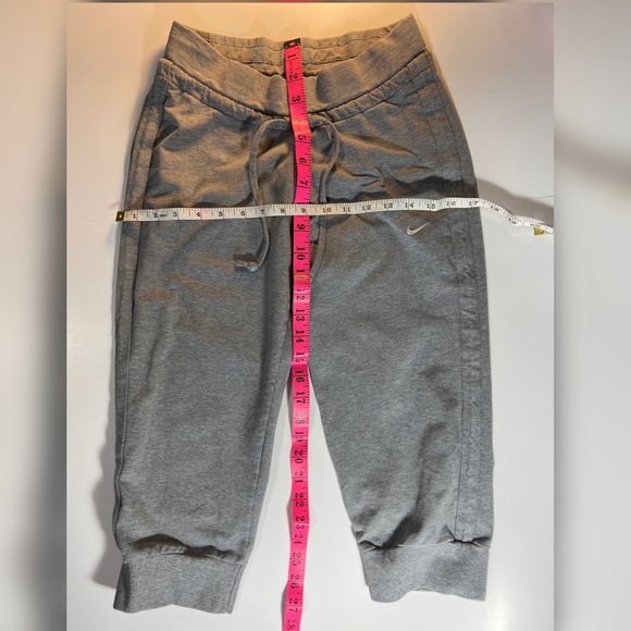 Nike Capri - Picture 3 of 4